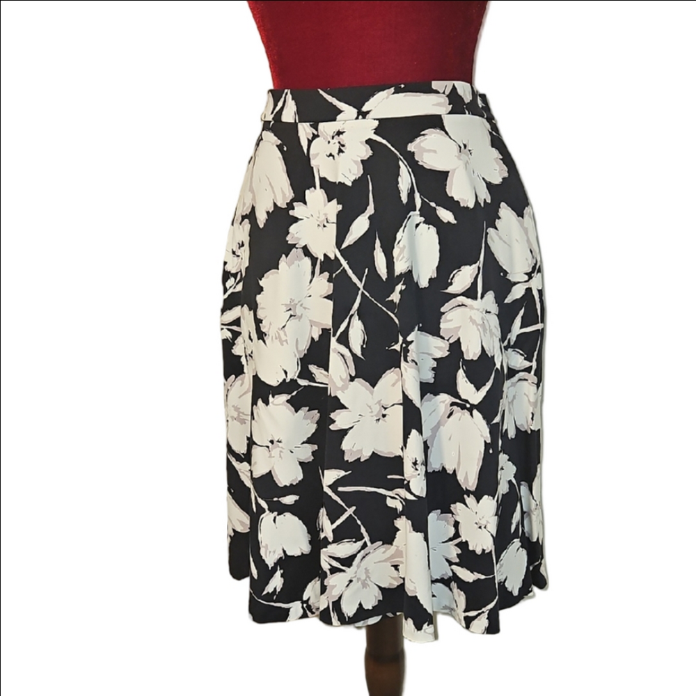 Adrienne Vitadini Floral Skirt Size Small